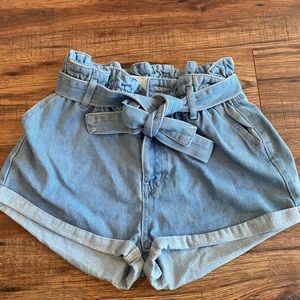 Women’s waist flair shorts